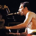 Ex-namorada de Freddie Mercury gera polêmica ao leiloar manuscrito de 'Bohemian Rhapsody'