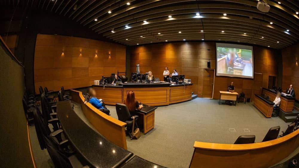 Ex-namorado confirma que acusada de envenenar cuidadora de idosos tinha ciúmes da vítima