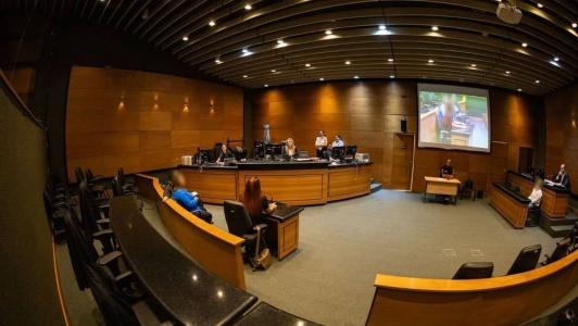 Ex-namorado confirma que acusada de envenenar cuidadora de idosos tinha ciúmes da vítima