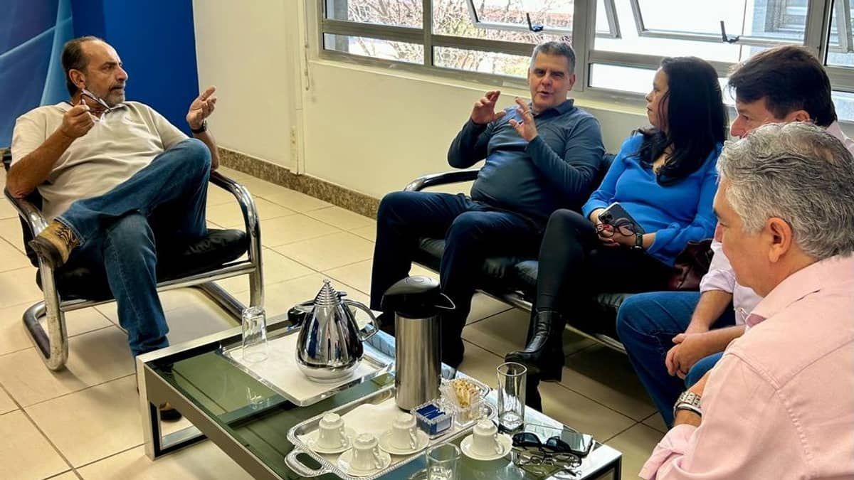 De olho em 2024, Paulo Brant e lideranças do PSB se encontram com Kalil