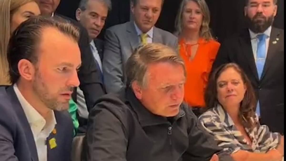 Bolsonaro diz que Michelle não pretende disputar a presidência em 2026