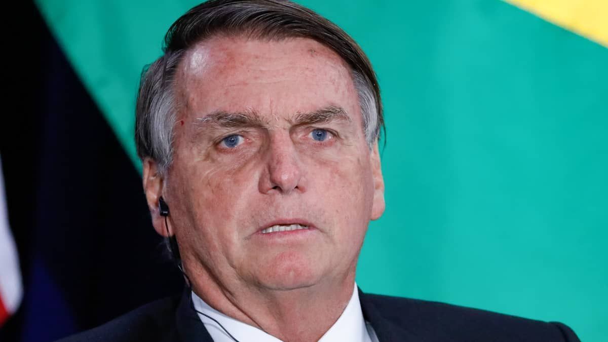 Bolsonaro deve passar por nova cirurgia quando retornar ao Brasil