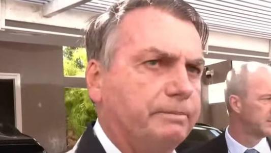 Ex-presidente Bolsonaro negou adulterações em cartões de vacinas e disse que celular está à disposição da PF