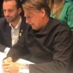 Bolsonaro reclama de retirada de carros blindados e cita preocupação com ações do PCC