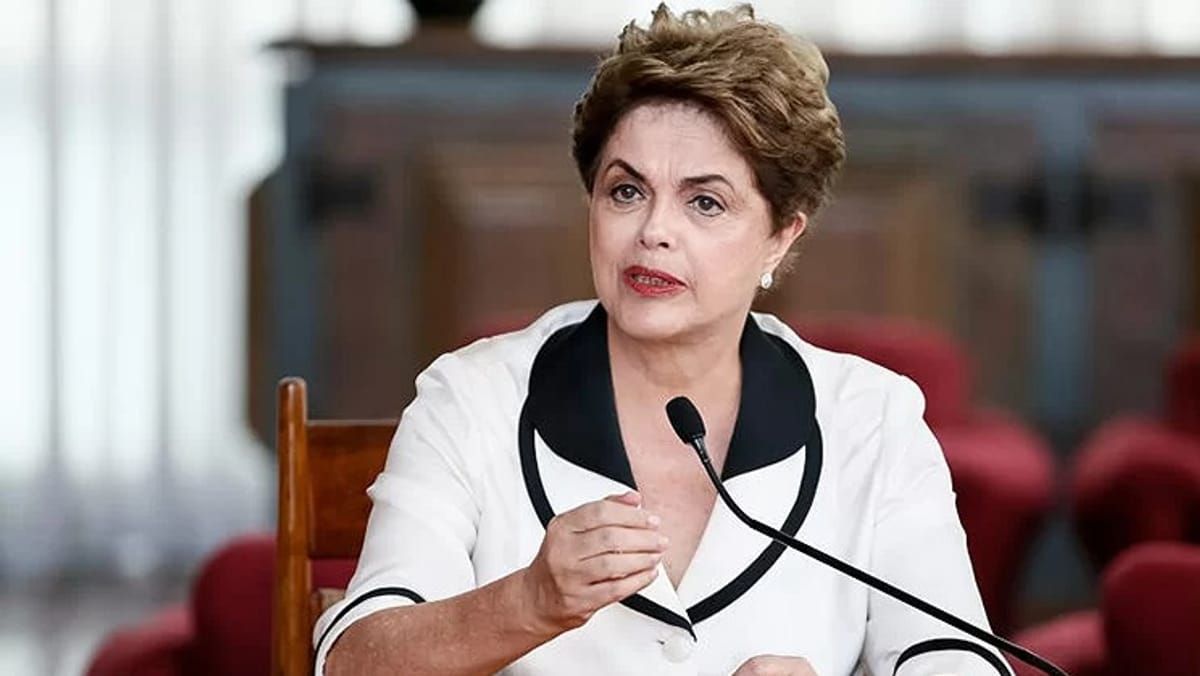 Ex-presidente Dilma Rousseff é eleita 'mulher economista do ano' por conselhos de economia