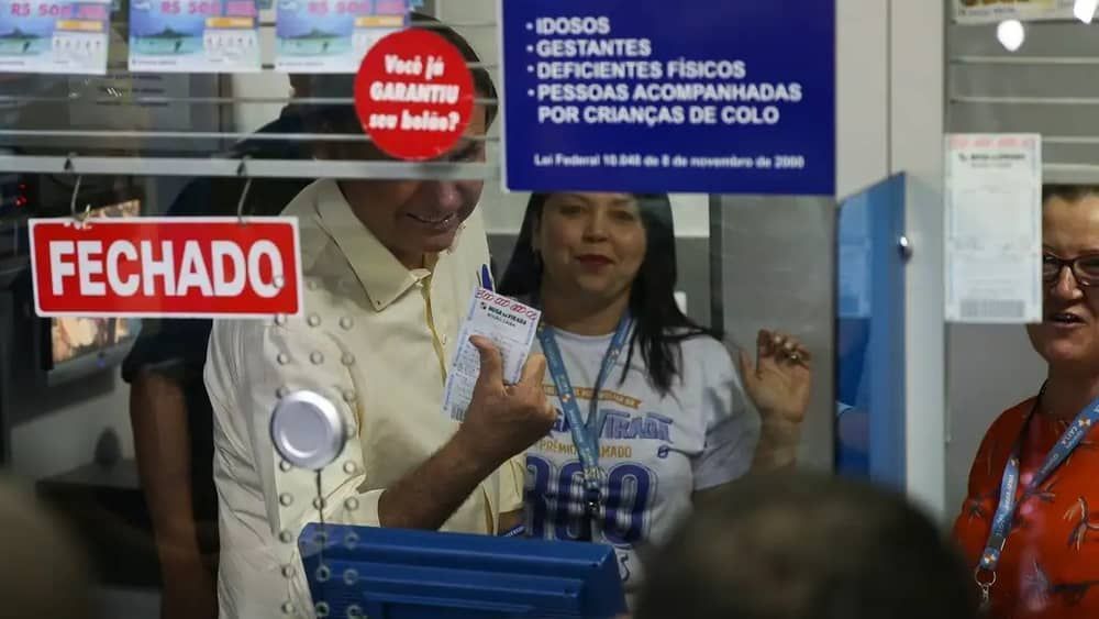 Mega-Sena: saiba como funciona e veja como apostar no bolão que Bolsonaro ganhou
