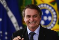 Parlamentares se reúnem em shopping de Brasília para assistir a documentário de Bolsonaro
