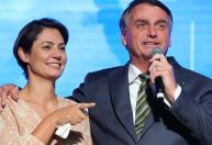 Michelle diz que Bolsonaro está melhor e cita 6 dias sem soluços