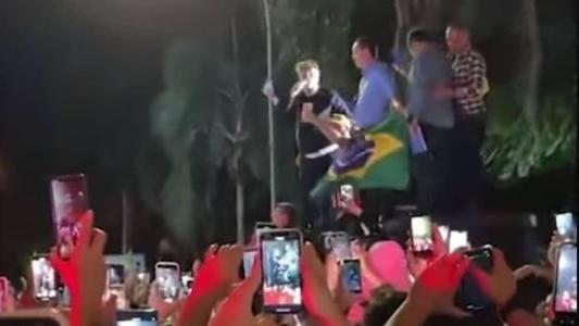 Ex-presidente Jair Bolsonaro adota tom de campanha em palanque em Goiânia