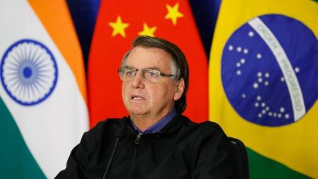 Ex-presidente Jair Bolsonaro foi condenado a pagar indenização de R$ 50 mil por ataques