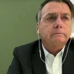 Bolsonaro chora ao falar sobre buscas da PF em sua casa: 'Operação para esculachar'
