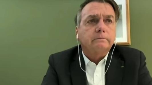Ex-presidente Jair Bolsonaro se emocionou ao comentar operação da Polícia Federal em sua casa nesta quarta-feira (3)