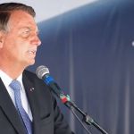 Cinco dias após o fim do mandato, Bolsonaro continua anunciando ações de seu governo nas redes sociais