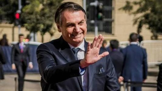 Ex-presidente Jair Bolsonaro realizou uma cirurgia para melhorar a condição respiratória.
