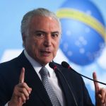 Temer chama desfile em homenagem a Lula de 'bajulação na Sapucaí'
