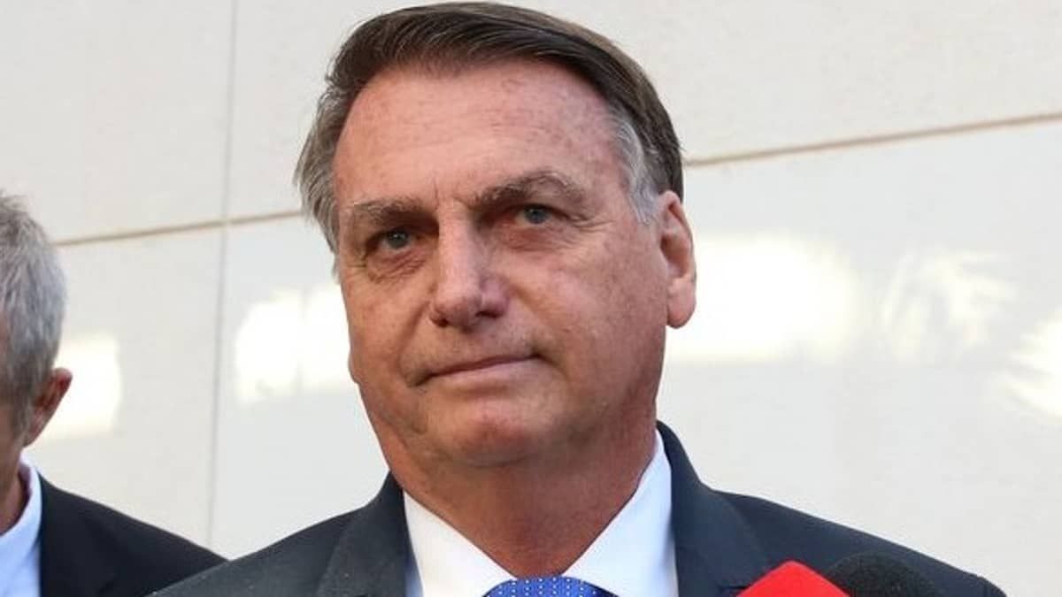 Ex-presidente Jair Bolsonaro é internado em São Paulo