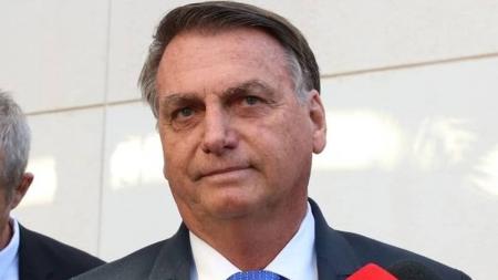 Ex-presidente passará por exames em São Paulo