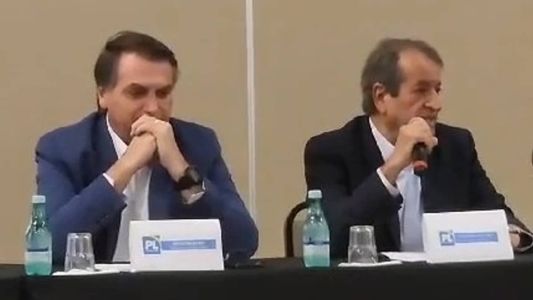 Ex-presidente se reúne com apoiadores em Belo Horizonte