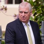 Ex-príncipe Andrew é preso no Reino Unido sob suspeita de má conduta em cargo público
