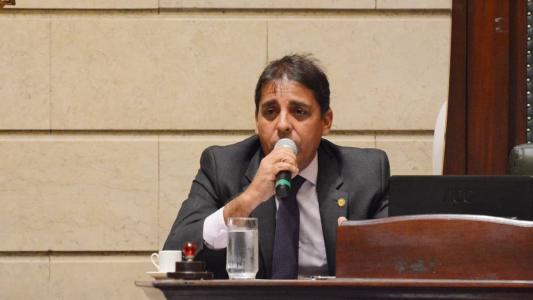 Ex-vereador do Rio de Janeiro, Zico Bacana é morto em ataque a tiros.