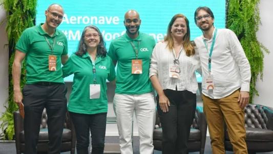 Executivos da GOL e convidados durante a apresentação das iniciativas de ESG da Companhia com o lançamento da aeronave temática #MeuVooCompensa