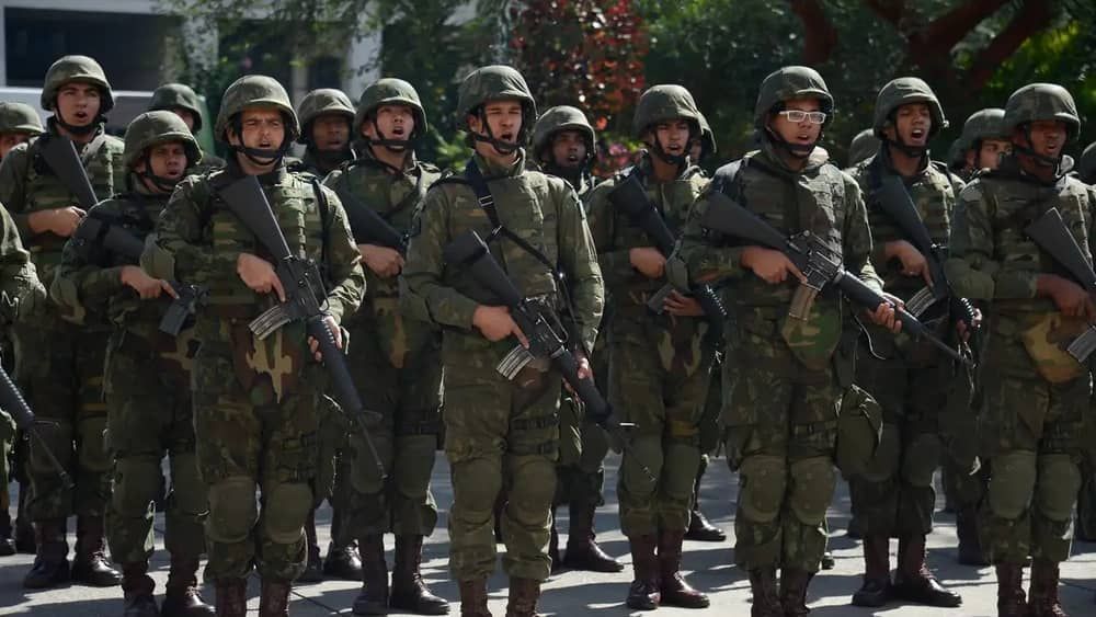 Brasil reforça presença militar na fronteira com Venezuela e Guiana