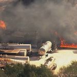 Grande incêndio atinge fábrica de produtos químicos no Texas (EUA)