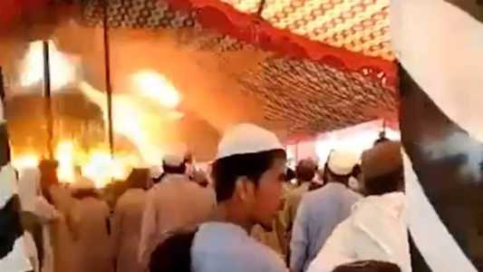 Explosão em comício no Paquistão deixa dezenas de mortos e feridos