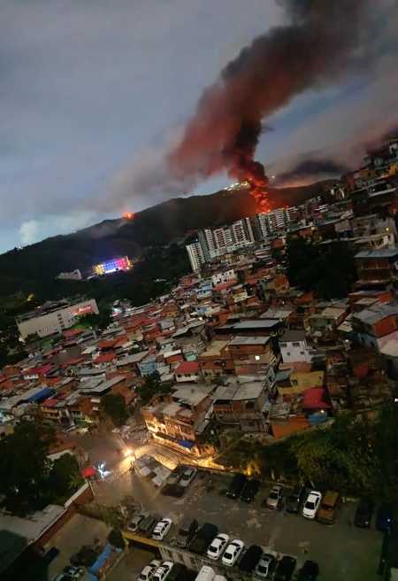 EUA atacam a Venezuela e moradores relatam pânico durante explosões: 'Achamos que eram fogos'