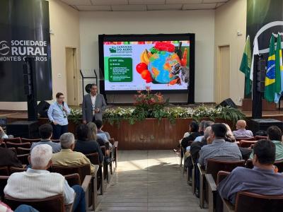 Autoridades, produtores, instituições financeiras e representantes do Ministério da Agricultura e Pecuária compareceram ao evento