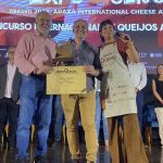 Argentinos batem 400 concorrentes e conquistam o Super Ouro na Expoqueijo Brasil 2023