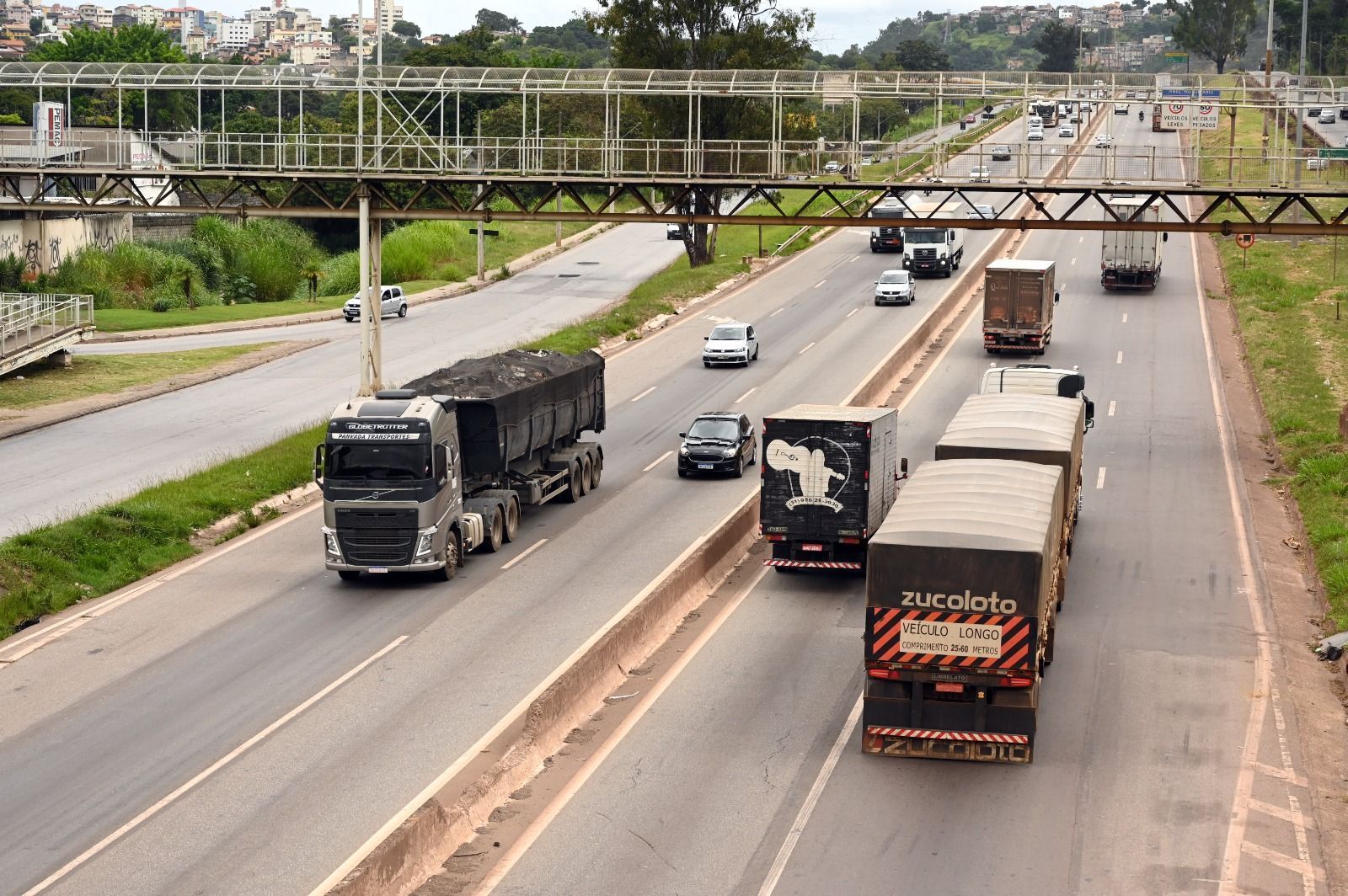 Tarifaço dos EUA atinge transporte e exportações de Minas