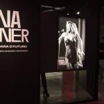 Tina Turner bateu recorde de público no Maracanã em 88 e é homenageada em exposição em São Paulo