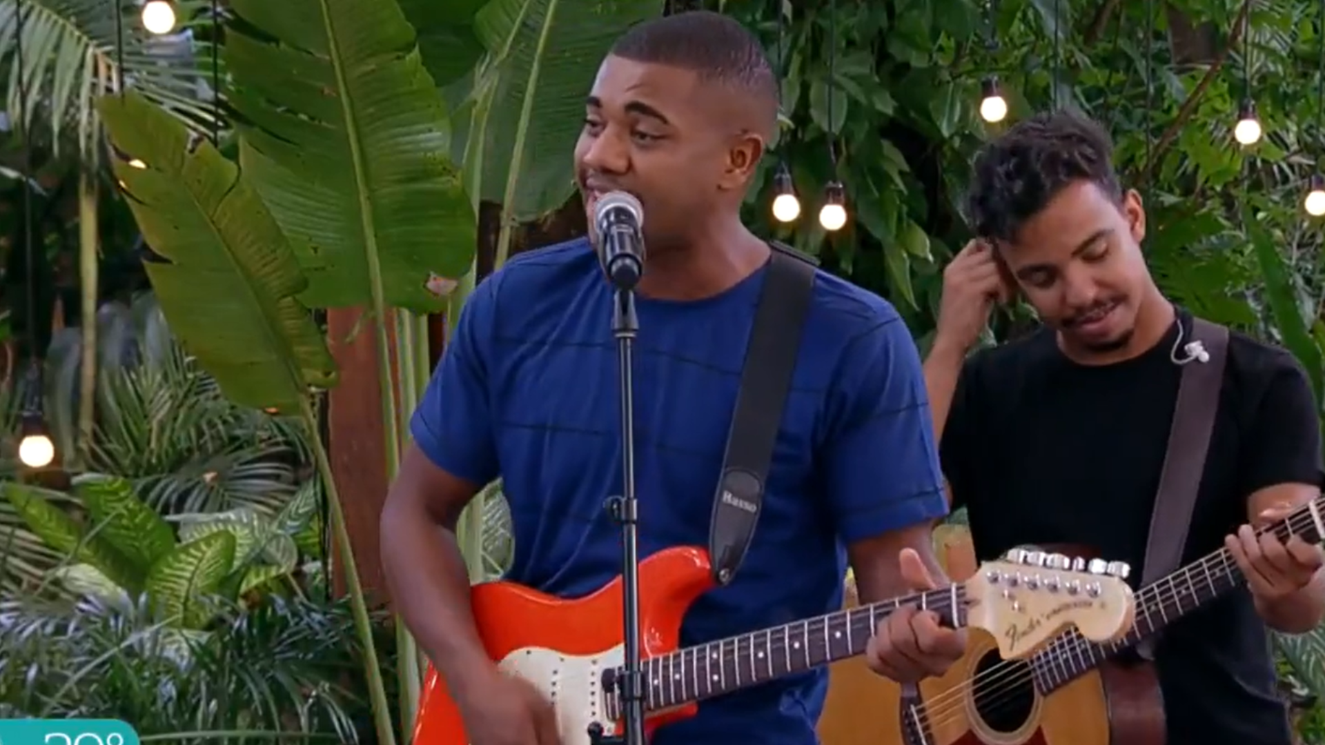 Davi solta voz, relembra música do BBB e canta sucesso gospel com cantora