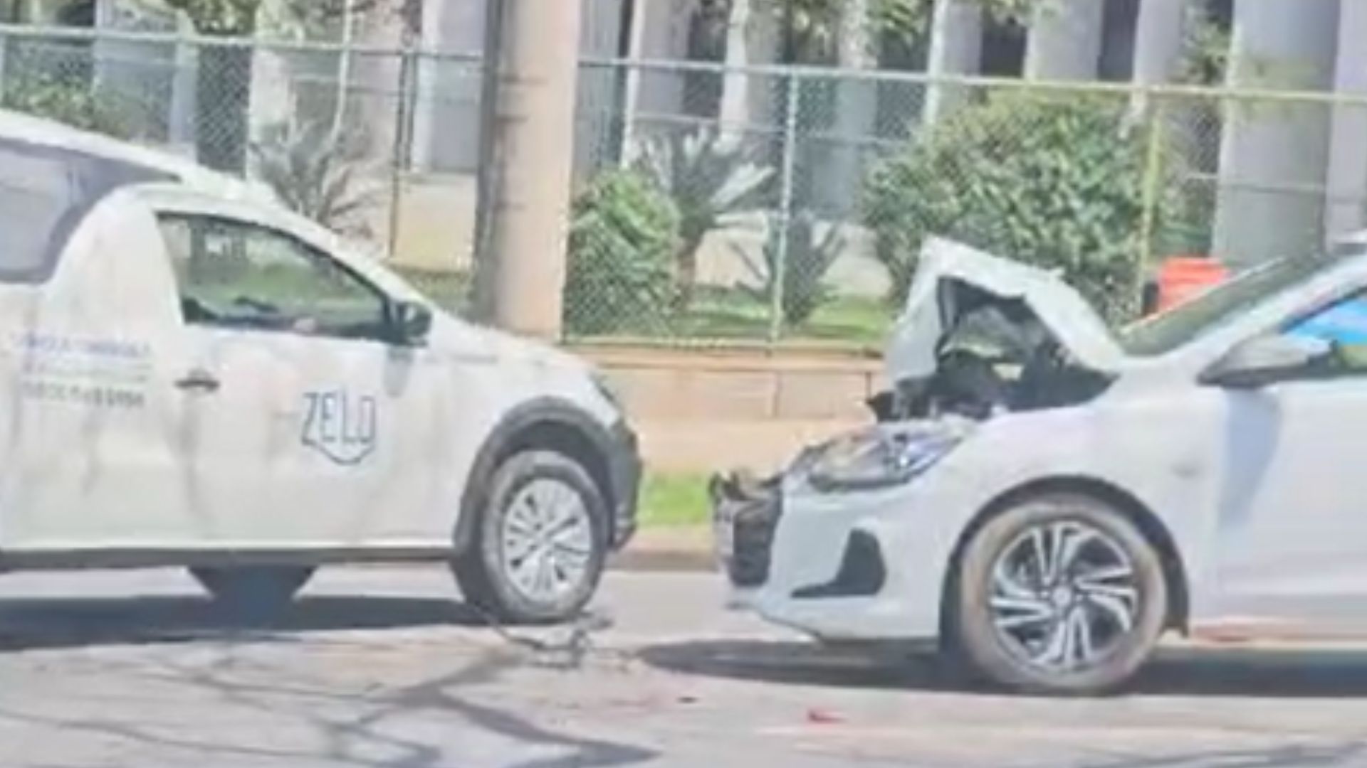 Vídeo: carro de funerária se envolve em acidente na região Oeste de BH