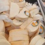 Mais de meia tonelada de queijo impróprio para consumo é apreendida no interior de MG
