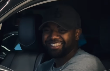 Davi, campeão do BBB 24, exibe novo carro de luxo; confira valor e modelo do veículo