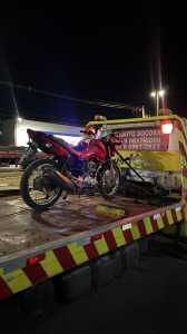 Moto roubada é encontrada em distrito de Ouro Preto durante patrulha policial