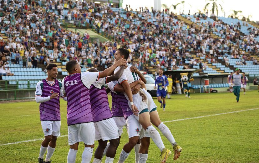 Ipatinga vence no Ipatingão e avança em primeiro para a próxima fase do Módulo II