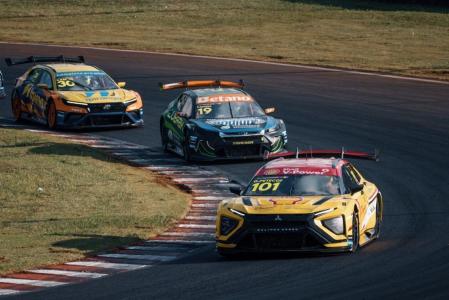 Carros da Stock Car durante a temporada 2025 da categoria