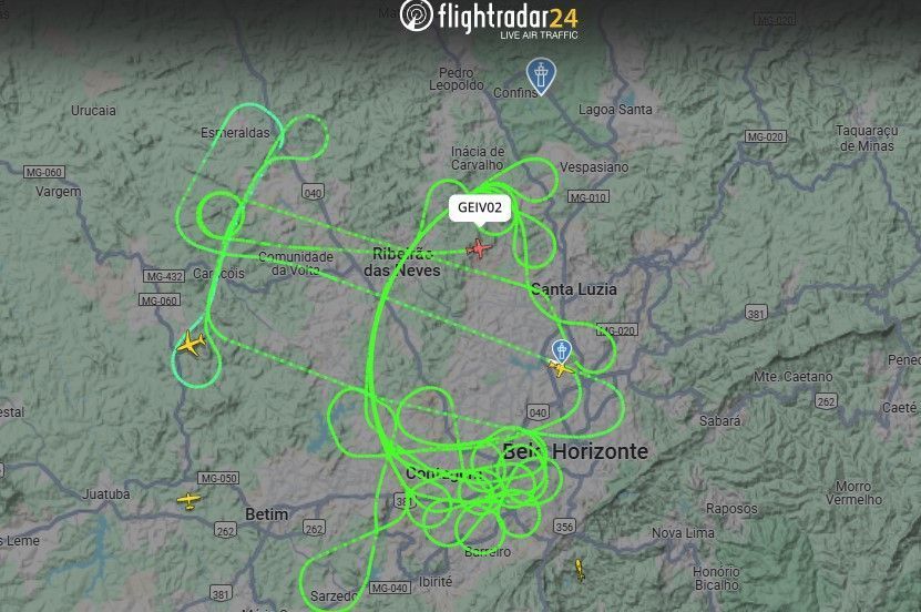Avião da FAB sobrevoa a Grande BH em círculo e deixa moradores assustados