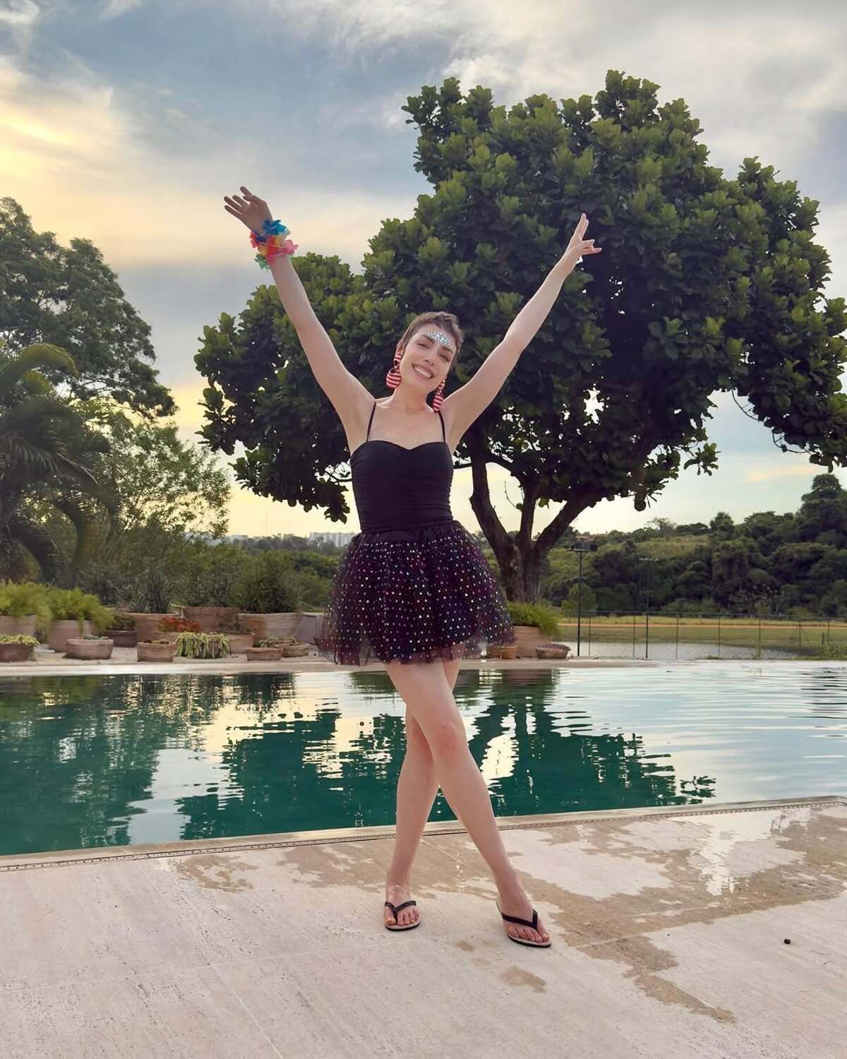 Fabiana Justus é criticada por curtir carnaval e relembrar diagnóstico de câncer