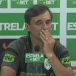 Bustos diz não entender como América joga bem, mas perde: 'Já não tem explicação'