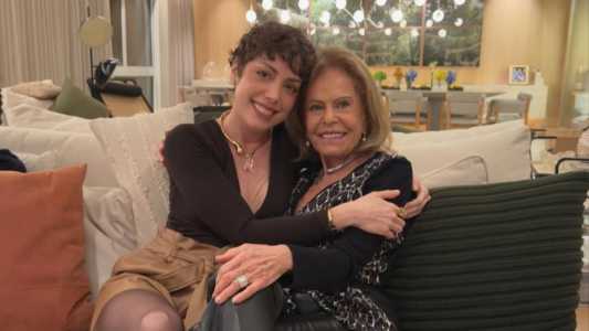 Fabiana Justus com a avó Célia Chryzman.