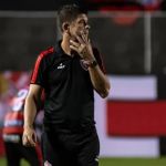 Ex-técnico de Vitória e Athletico-PR é anunciado pelo River-PI para 2024