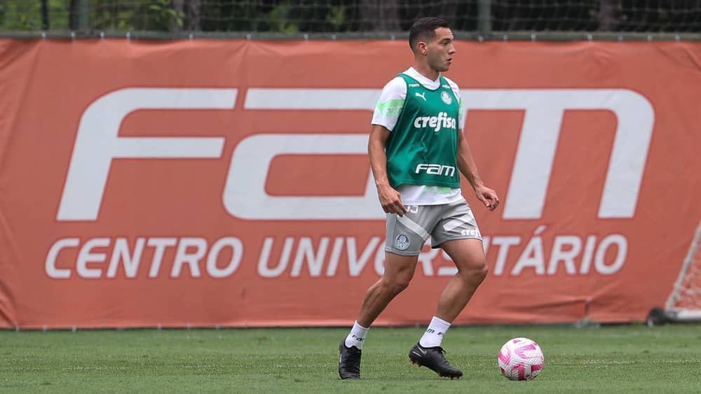 Fabinho é jogador com maior sequência de jogos no elenco do Palmeiras