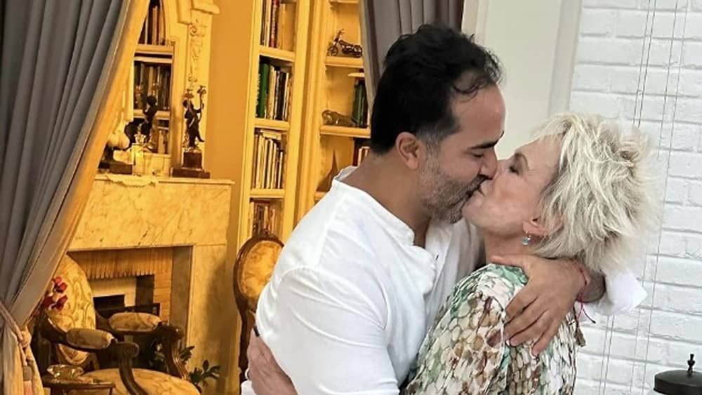 Ana Maria Braga dá beijão em namorado: 'o amor é lindo'; veja fotos