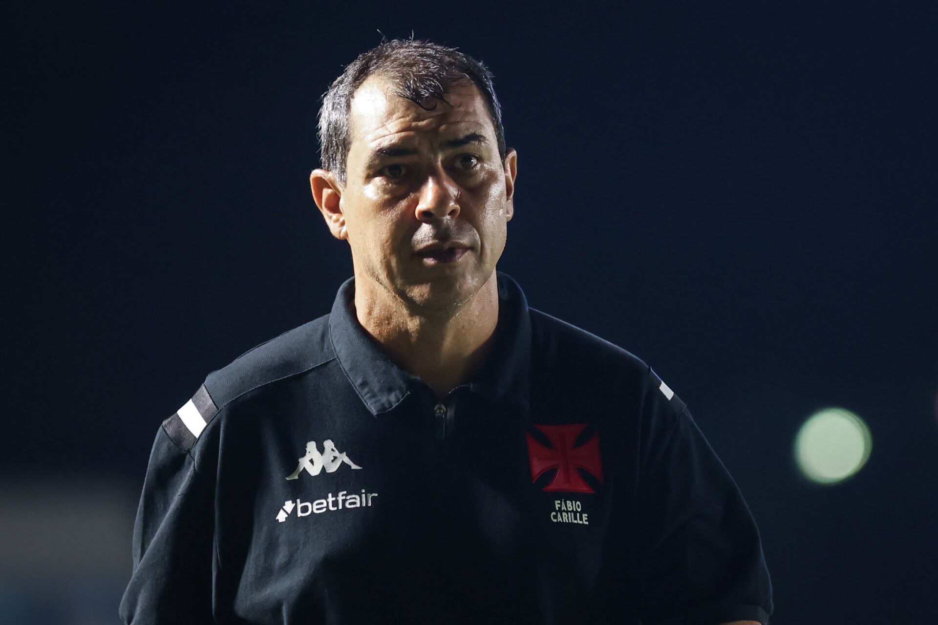 Ainda sem reforços, Fábio Carille deve apostar em jovens no time do Vasco
