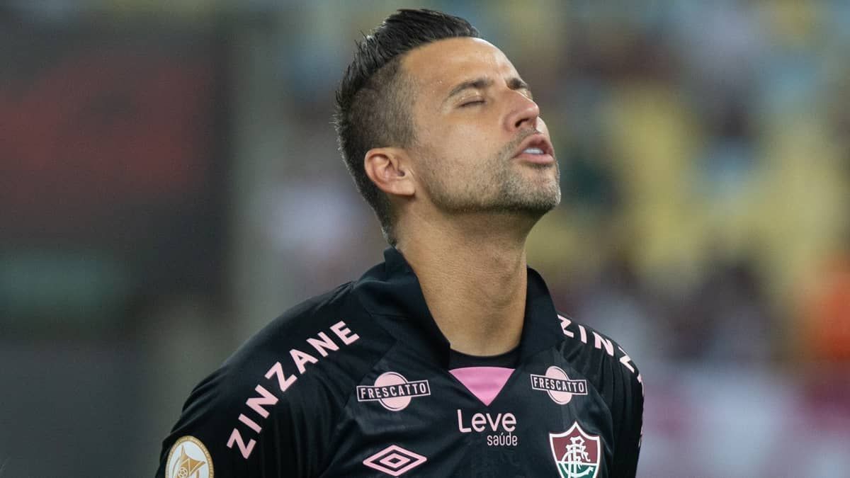 Pelo Fluminense, Fábio mantém 100% contra o Cruzeiro; veja números