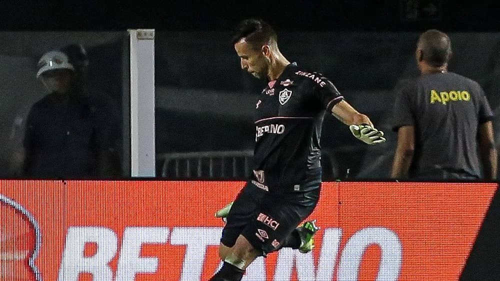 Dirigente do Fluminense revela como clube chegou até a contratação de Fábio